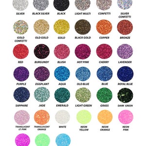 Puede incluir: Una tabla de 27 colores de purpurina diferentes, cada color est&aacute; representado por un c&iacute;rculo con el nombre del color escrito debajo. Los colores incluyen plata, plata negra, negro, multi claro, confeti, confeti dorado, oro viejo, oro, oro negro, cobre, bronce, rojo, burdeos, rubor, rosa intenso, cereza, lavanda, morado, berenjena, aguamarina, azul viejo, azul, azul real, zafiro, jade, esmeralda, verde claro, hierba, verde oscuro, rosa transl&uacute;cido claro, naranja transl&uacute;cido, blanco, amarillo ne&oacute;n, naranja ne&oacute;n, rosa ne&oacute;n, morado ne&oacute;n, verde ne&oacute;n y azul ne&oacute;n.