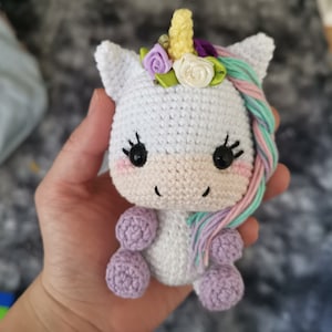 two-color unicorn face (pattern in Spanish)