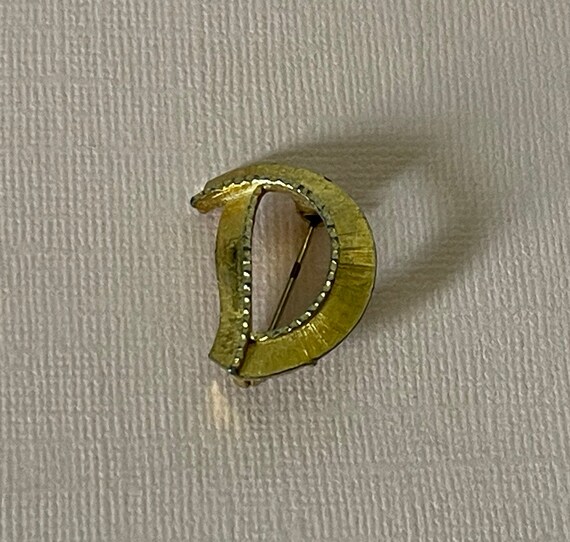 Tres Chic Silver Letter 
