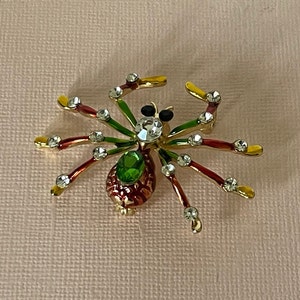 Green rhinestone spider brooch, yellow spider brooch, rhinestone spider pin, Halloween pin, Halloween spider, spider jewelry, insect pin image 3