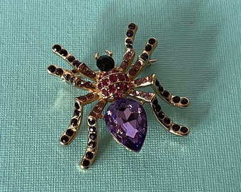 Purple rhinestone spider pin, spider brooch, insect pin, Halloween spider pin, Purple spider pin, spider jewelry, rhinestone spider pin