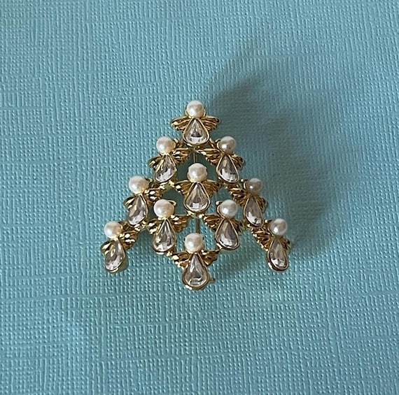 Vintage Christmas tree brooch, Angel Christmas tree pin angel tree pin, faux pearl tree brooch Christmas jewelry, holiday pin, angel jewelry