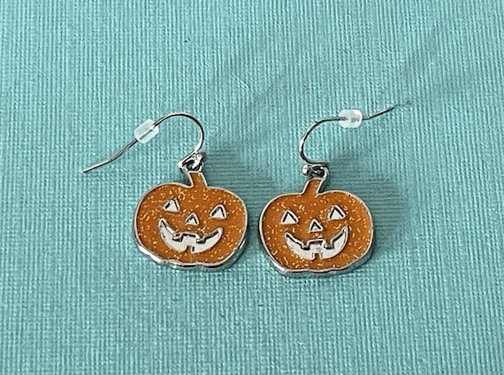 Halloween earrings, pumpkin earrings, Halloween jewelry, pierced pumpkin earrings, jack o lantern earrings, Halloween, pumpkin earrings
