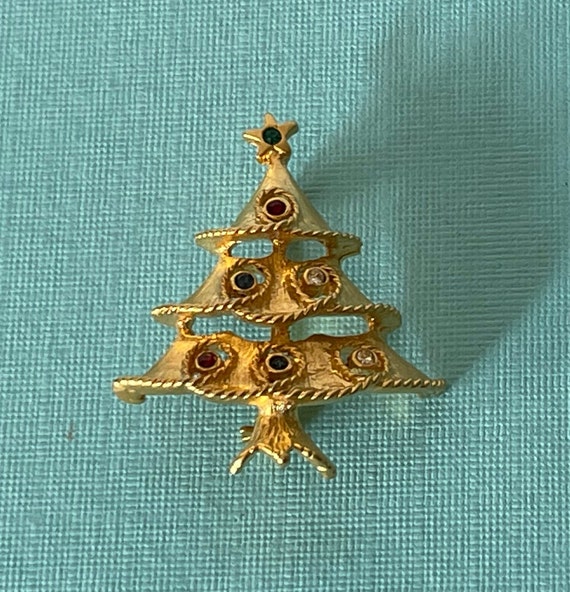 Vintage Christmas tree pin, gold Christmas tree br