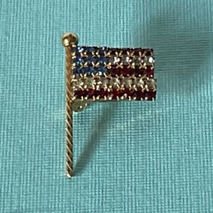Vintage American flag brooch, USA flag pin, rhinestone flag pin, patriotic brooch, flag jewelry, Independence day, 4th of July jewelry, flag