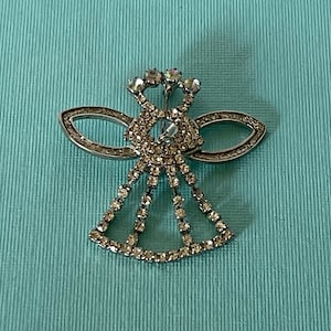 Vintage rhinestone angel pin with heart, rhinestone angel brooch, guardian angel pin, heavently angel pin, Christmas angel, angel with heart