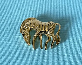 Vintage zebra brooch, zoo animals, gold zebra pin, African animal jewelry, zoo jewelry, zebra brooch vintage, vintage zoo jewelry, zebra pin