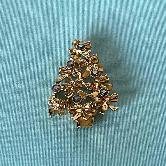 Vintage Christmas tree brooch, gold Christmas tree pin, rhinestone Christmas tree pin, Christmas jewelry, signed Avon Christmas tree pin