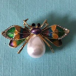 Rhinestone bumble bee brooch, faux pearl bee brooch, rainbow bee brooch, fruit salad bee pin, bee jewelry, bee pin, rhinestone bee pins