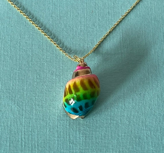 Shell necklace, beach necklace, rainbow shell nec… - image 1