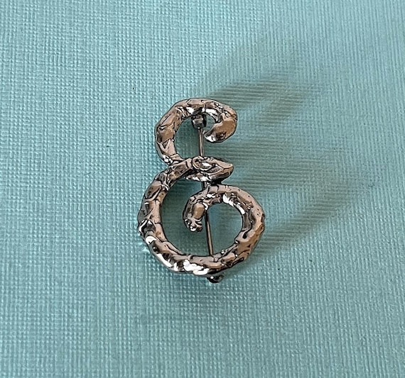 Vintage letter E brooch, letter e jewelry, silver letter e pin, monogram e brooch, initial e brooch, letter E vintage, silver e pin, letter
