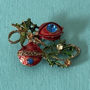 Vintage ornament brooch, rhinestone Christmas ornament brooch, holiday brooch, Christmas jewelry, rhinestone ornament pin, Christmas brooch