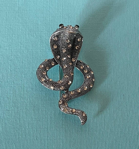Rhinestone snake brooch, cobra pin, king cobra bro