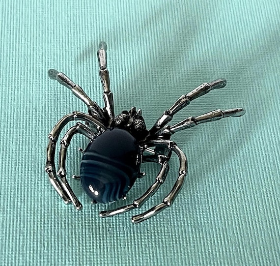 Blue spider brooch, spider pin, navy blue spider pin, spider jewelry, tarantula spider pin, Halloween spider brooch, silver spider brooch