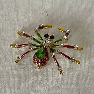 Green rhinestone spider brooch, yellow spider brooch, rhinestone spider pin, Halloween pin, Halloween spider, spider jewelry, insect pin image 4