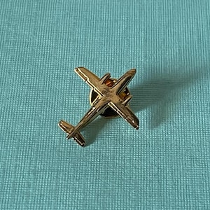 Spilla da cravatta vintage a forma di aereo, spilla da bavero a forma di aereo, spilla da cravatta dorata a forma di aereo, regali per piloti, United, American, Delta, gioielli per aerei, compagnia aerea