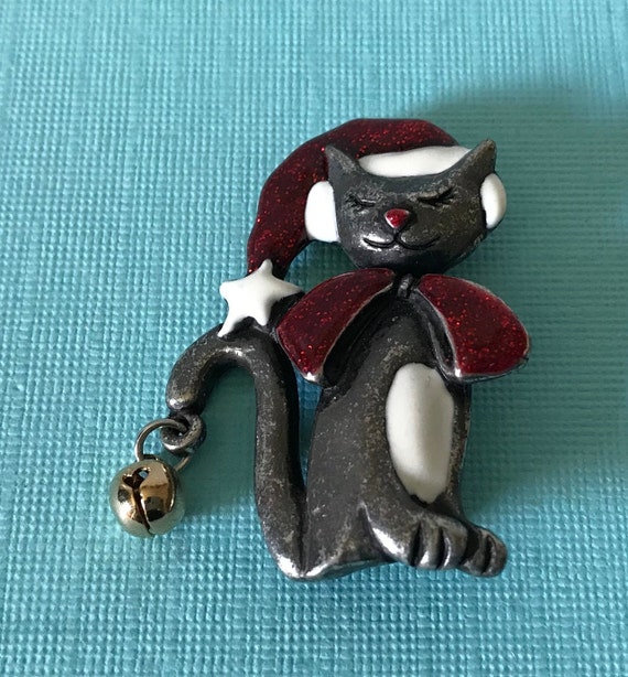 Vintage cat brooch, Christmas cat brooch, pewter cat pin, ringing bell cat pin, Christmas brooch, cat gifts, cat jewelry, cat brooch, cat