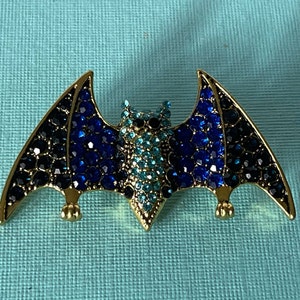 Blue rhinestone bat brooch, bat pin, Halloween bat pin, bat brooch, Halloween pin, Blue bat booch, rhinestone bat pin, bat jewelry, bat pin