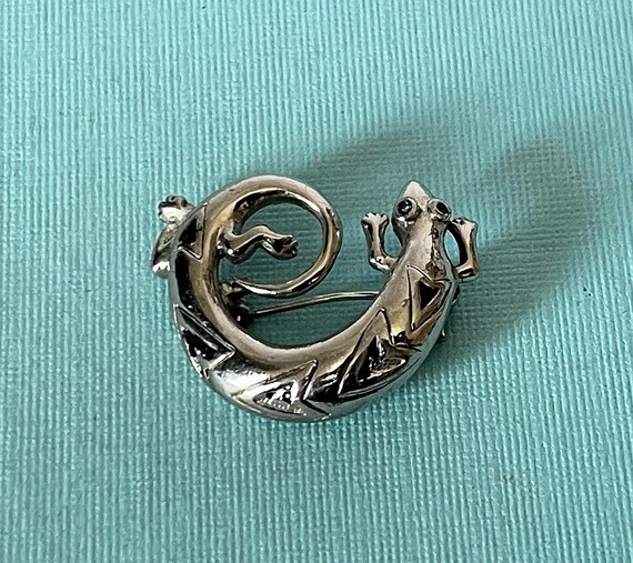 Vintage lizard brooch, vintage gecko brooch, salamander pin, silver lizard pin, lizard jewelry, gecko jewelry, lizard pin vintage, gecko pin