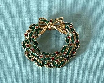 Vintage wreath brooch, rhinestone wreath pin, Christmas wreath brooch, Christmas jewelry, holiday jewelry, wreath brooch vintage, wreath pin