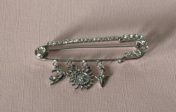 Vintage safety pin brooch, vintage moon and stars… - image 9