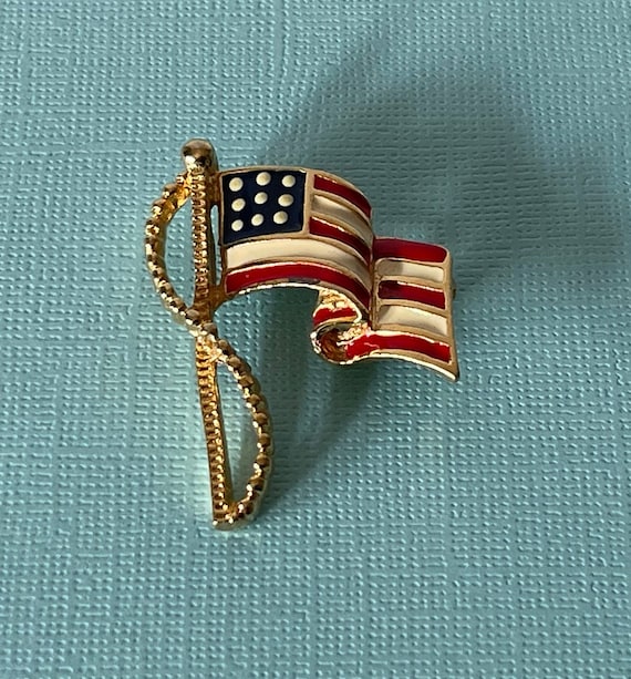 Vintage American flag brooch, USA flag brooch, MAGA, … Gem