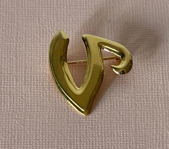 Vintage letter V brooch, letter V jewelry, gold lette… Gem