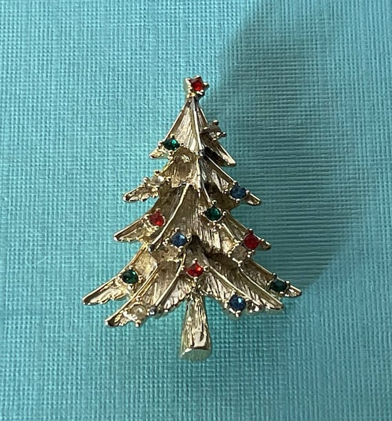 Vintage Modern Gold Tone Rhinestone Holiday Christmas Tree Brooch Broach Pin
