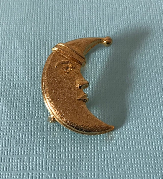 Vintage moon brooch, crescent moon brooch, man in the moon pin, gold moon brooch, waning moon pin, man in the moon brooch, gold crescent