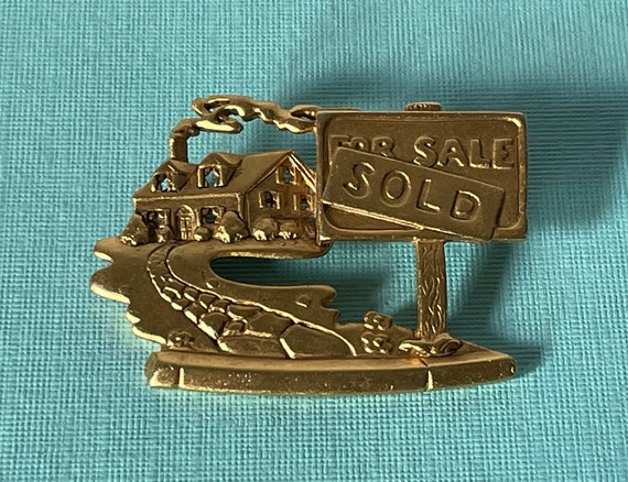 Vintage Realtor Brooch Pin Artifacts Gem