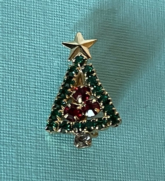 Vintage Christmas tree brooch, rhinestone Christma