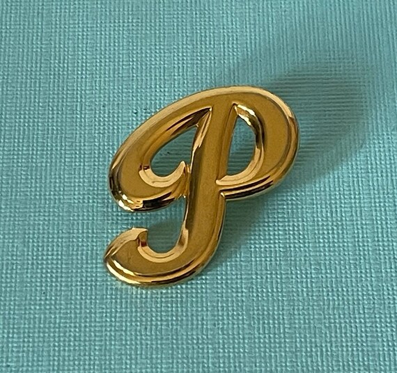 Vintage letter P brooch, gold letter P pin, letter P jewelry, initial p brooch, letter p vintage, monogram p brooch, letter P, gold p pin