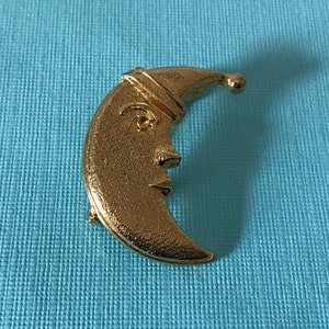 Vintage moon brooch, crescent moon brooch, man in the moon pin, gold moon brooch, waning moon pin, man in the moon brooch, gold crescent