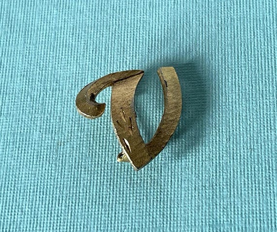 Vintage letter V brooch, signed Mamselle letter v pin, gold letter v brooch, letter v jewelry, letter v vintage, Mamselle letter v brooch