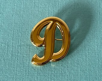 Vintage letter D brooch, gold letter D pin, letter d jewelry, letter d brooch vintage, monogram d pin, initial d brooch, letter d brooch