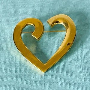 Vintage heart brooch, gold heart pin, open heart pin, heart jewelry, Valentine&#39;s heart pin, Valentine&#39;s brooch, wedding heart pin, heart pin