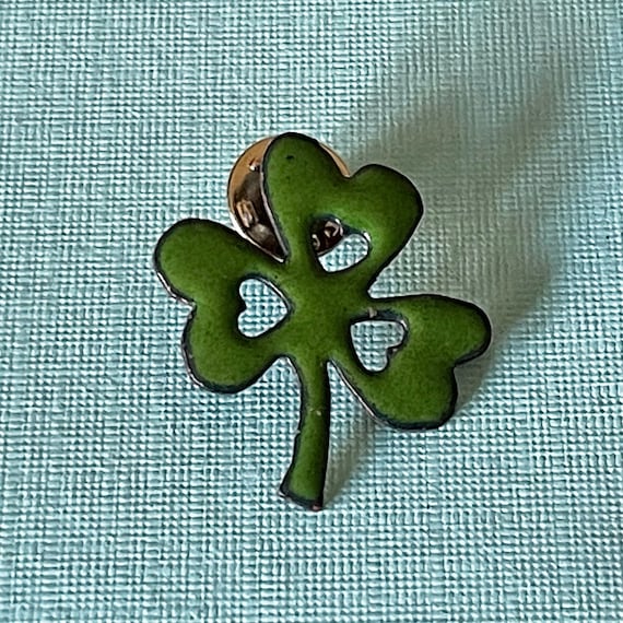 Vintage shamrock brooch deals