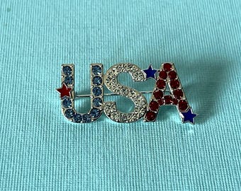 Vintage USA brooch, rhinestone USA pin, MAGA, patriotic jewelry, 4th of July jewelry, rhinestone Usa flag brooch, flag jewelry, patriotic