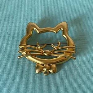 Large vintage cat brooch, gold cat pin, cat jewelry, big cat pin, cat gifts, cat pin vintage, gold cat brooch, cat face brooch, big cat pin