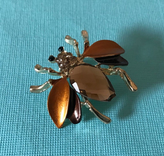 gucci bumblebee pin