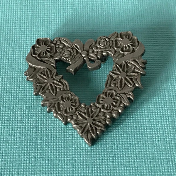 Vintage heart brooch, pewter heart brooch, silver heart pin, flowered heart brooch, Valentine's heart pin,  wedding heart pin, Valentine's