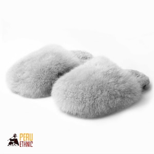 Alpaca slippers, alpaca slippers women, alpaca house slippers, winter slippers, unisex adult alpaca fur slippers, fur slippers, baby alpaca
