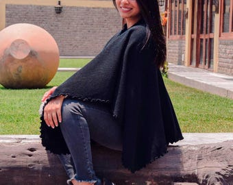 Czarna alpaka wełna Ruana Andean Fringe, zimowa damska peleryna, boho otulacz duży, ciepły prezent Ruana