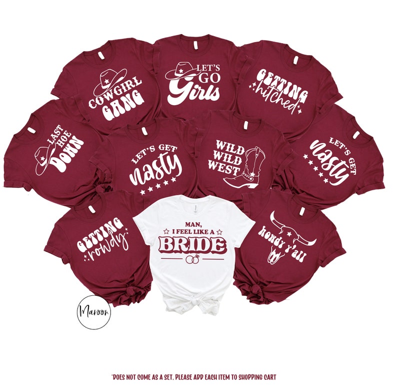 K&ouml;nnte beinhalten: Ein Set aus neun T-Shirts in Rotbraun und Wei&szlig; mit verschiedenen Designs und Texten zum Thema Western, darunter "Cowgirl Gang", "Let's Go Girls", "Getting Hitched", "Last Hoe Down", "Let's Get Nasty", "Wild Wild West", "Getting Rowdy", "Man, I Feel Like a Bride" und "Howdy Y'all".