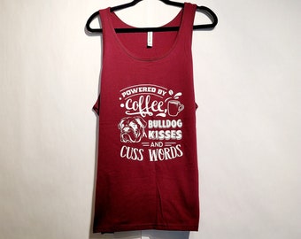 Camiseta sin mangas con café, besos de bulldog y malas palabras