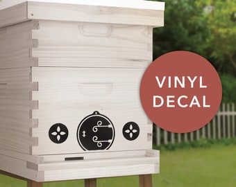 Bienenstock Dekor für Imker | Fairy Cottage Hobbit Tür | Schwarzes Vinyl in Außenqualität. 11 cm hoch - Versand in die USA kostenlos!