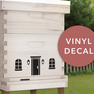 Poppenhuis Bijenkorf Decor voor imkers met deur en ramen van de boerderij. Zwart vinyl van buitenkwaliteit. 4,5" hoog - gratis verzonden naar de VS!