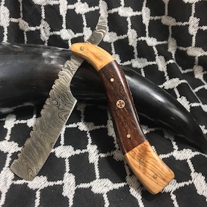 Custom Made Damascus Straight Razor With Walnut & Olive Wood Handle Damascus Razor Gift For Man, Groomsmen Gift, Anniversary