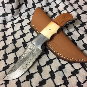 Custom Made Damascus Knife With Camel Bone & Natural Wood Handle + Leather Case Damascus Hunting Knife Gifts For Men ET16