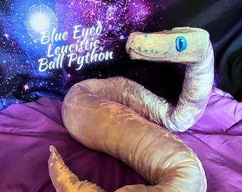 Blue Eyed Leucistic Ball Python, OOAK Kunstpuppe, Plüsch Schlange